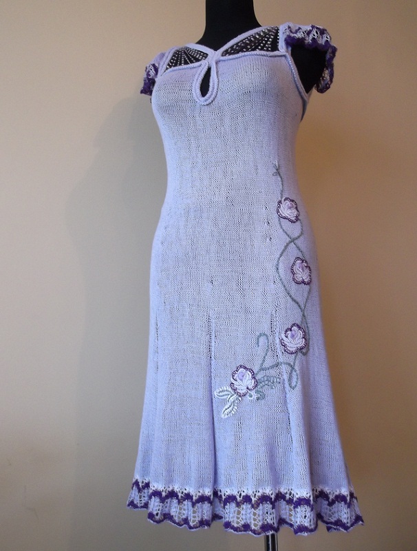 Dresses with short sleeves