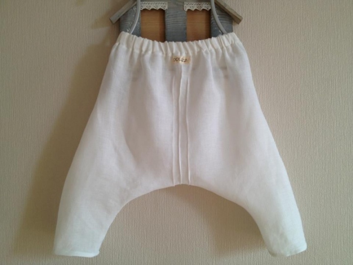 Linen trousers for the child.