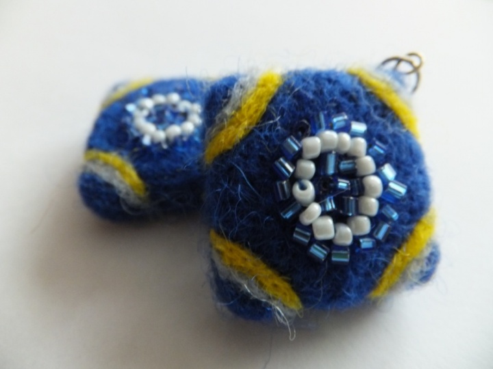 Blue earrings picture no. 3