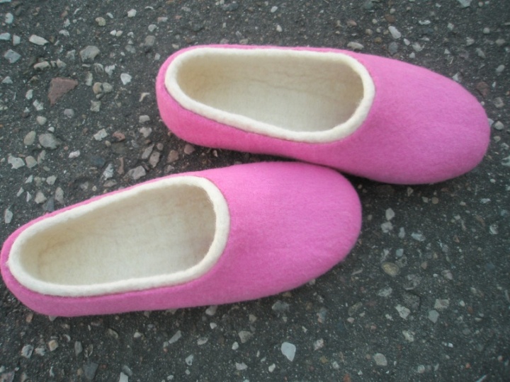 pink slippers picture no. 3