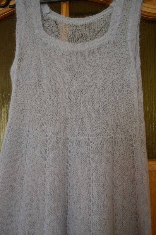 Gorgeous knit dress picture no. 2