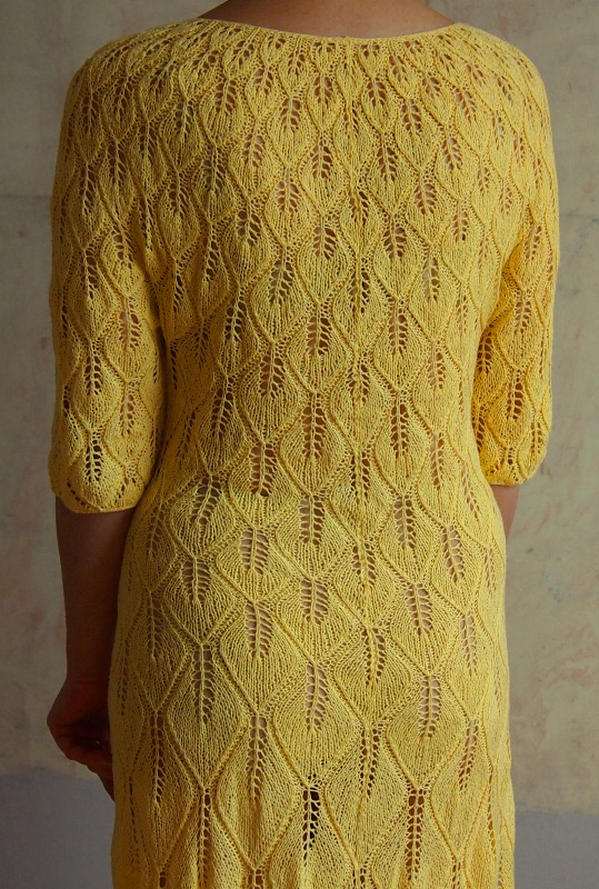 Yellow dress picture no. 2
