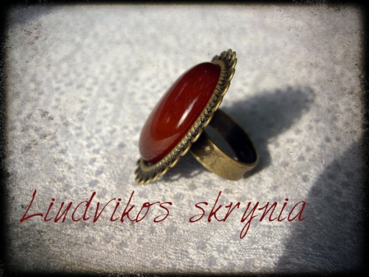 Carnelian ring picture no. 2