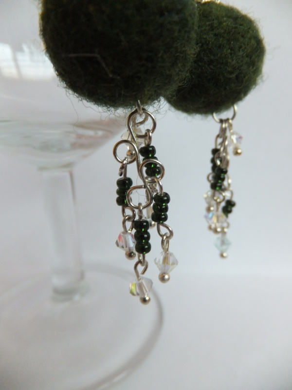 Green earrings picture no. 2