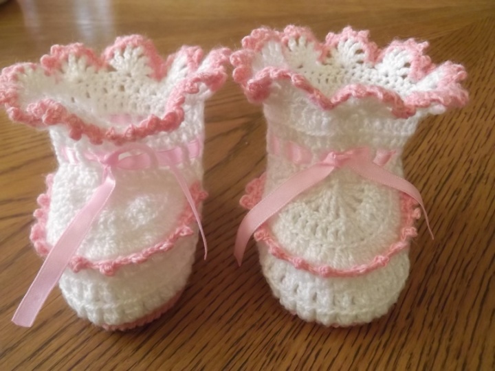Crocheted baby shoes