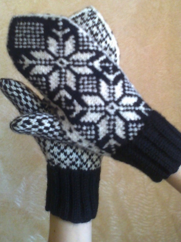 gloves snowflakes