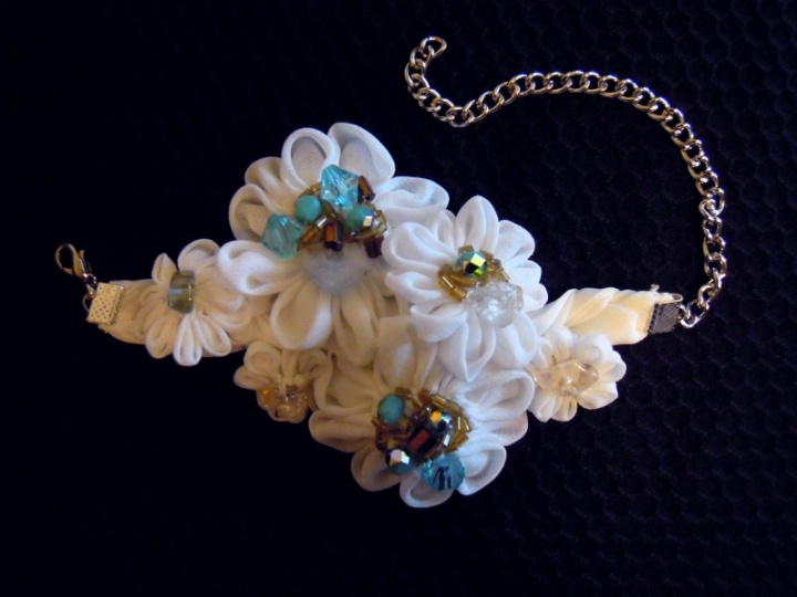 Bracelet with the wind you kanzashi