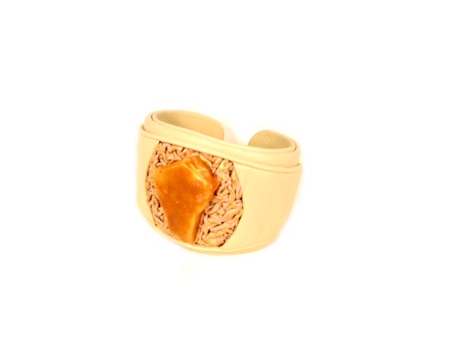 Bracelet with amber GB - 074