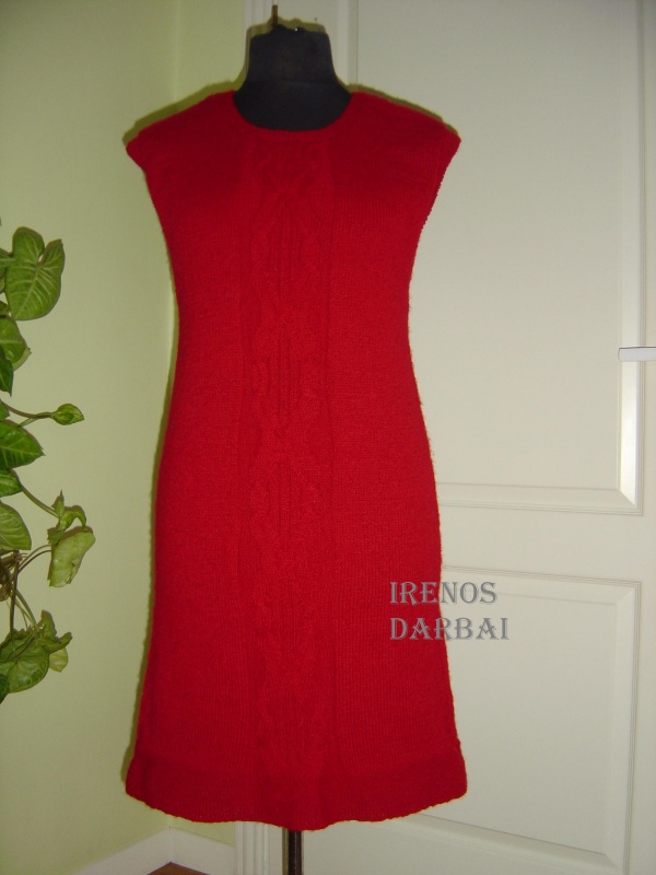 Knitted dress for the red-