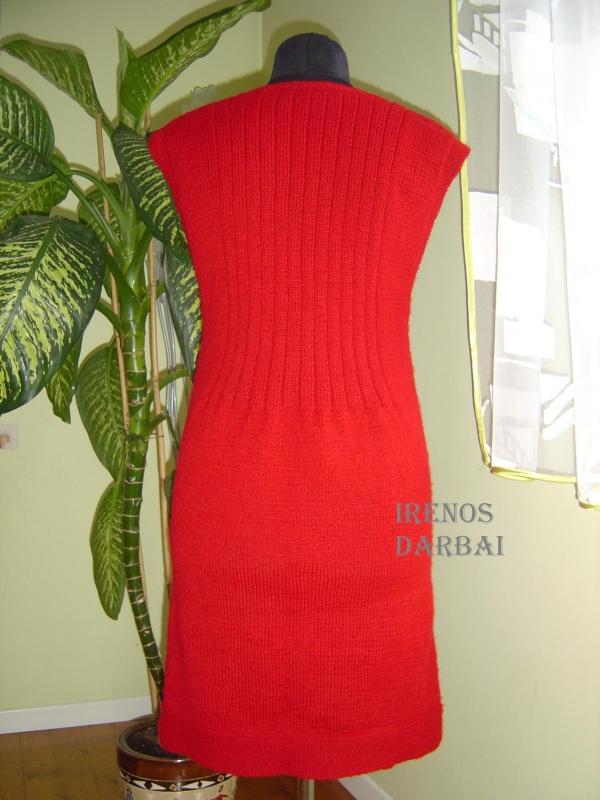 Knitted dress for the red- picture no. 2