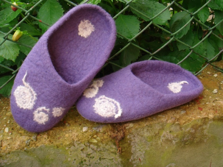Violet slippers. picture no. 3