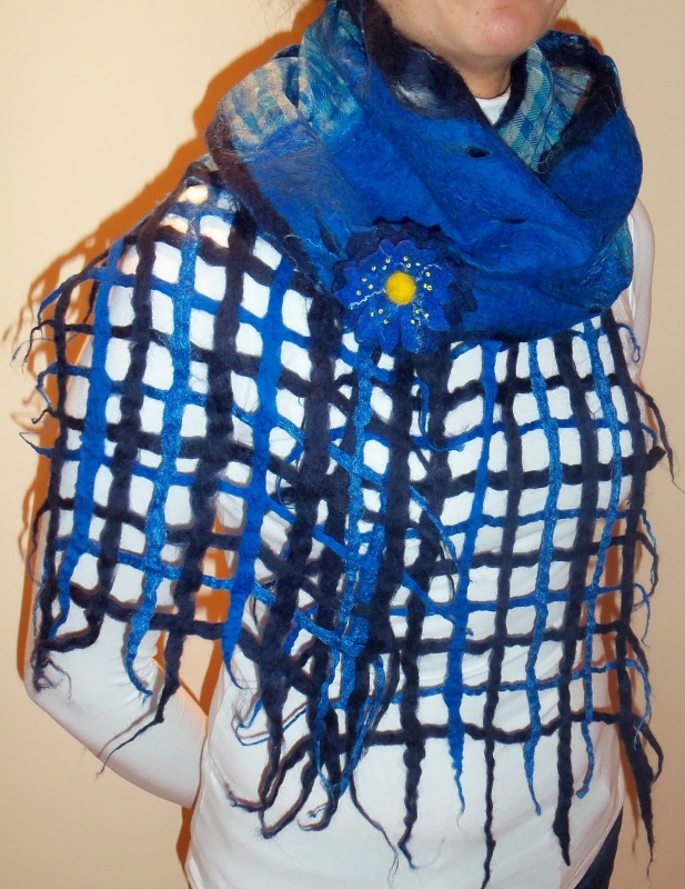 Blue scarf picture no. 3