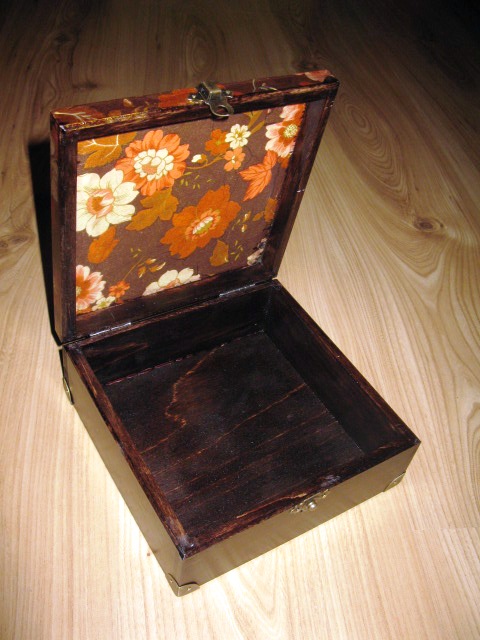 Box Brown flowers picture no. 3