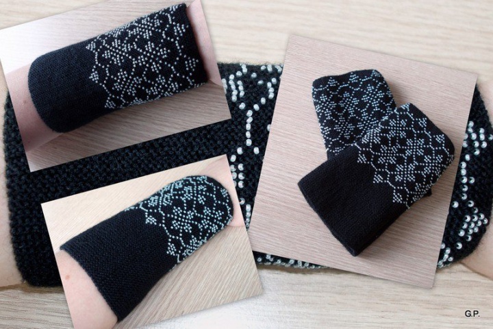 Kits with floral motif