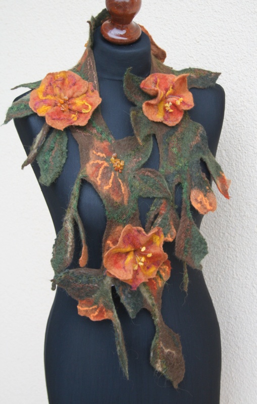 Draping neck " fall flowers "