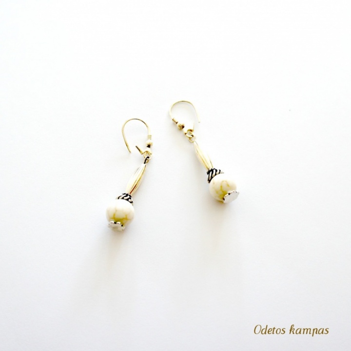 Earrings white