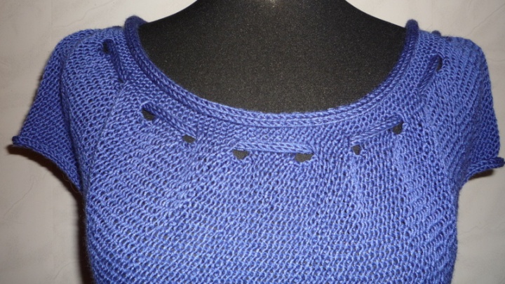 Bright blue dress picture no. 3