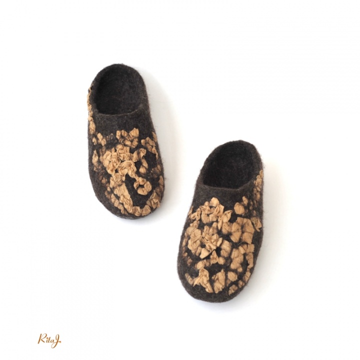 Natural wool with silk slippers