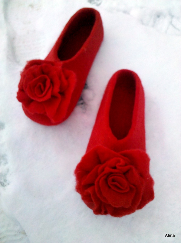 Roses in the snow picture no. 3