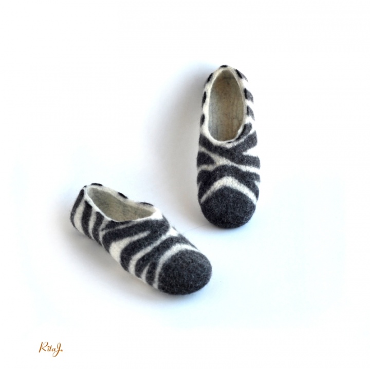 Felt slippers ZEBRA