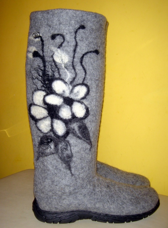 Gray with flowers picture no. 2