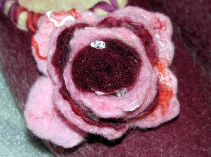 Bordeaux with roses picture no. 2