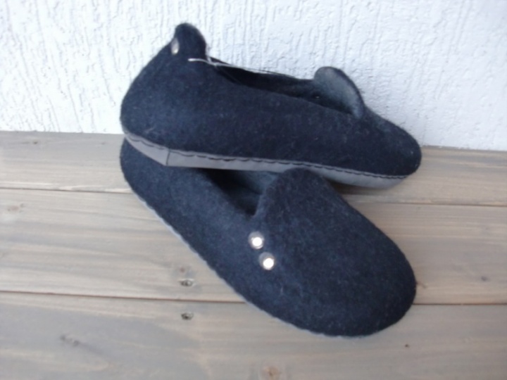 Thomas slippers picture no. 2