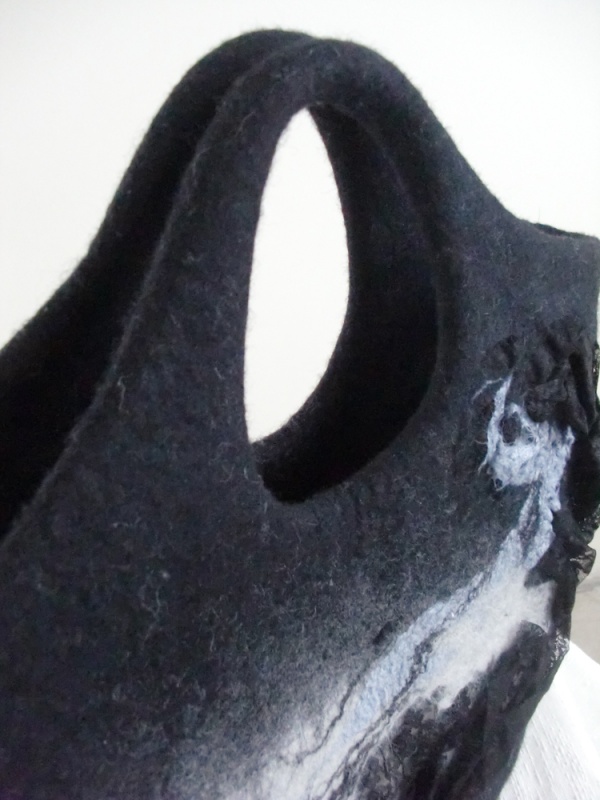 Women handbag picture no. 2