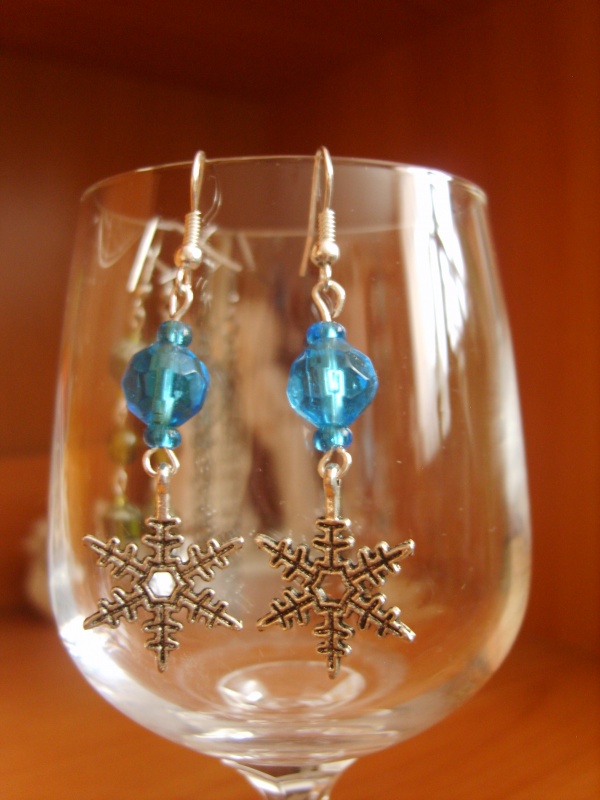 Snowflake earrings