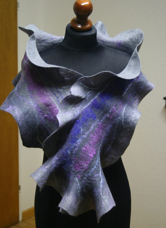 Scarf " gray flowering " picture no. 3