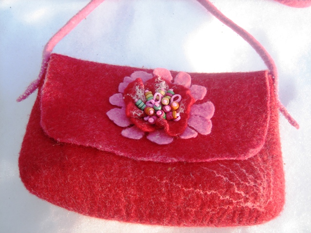 Felted Bag " Red flower " picture no. 2