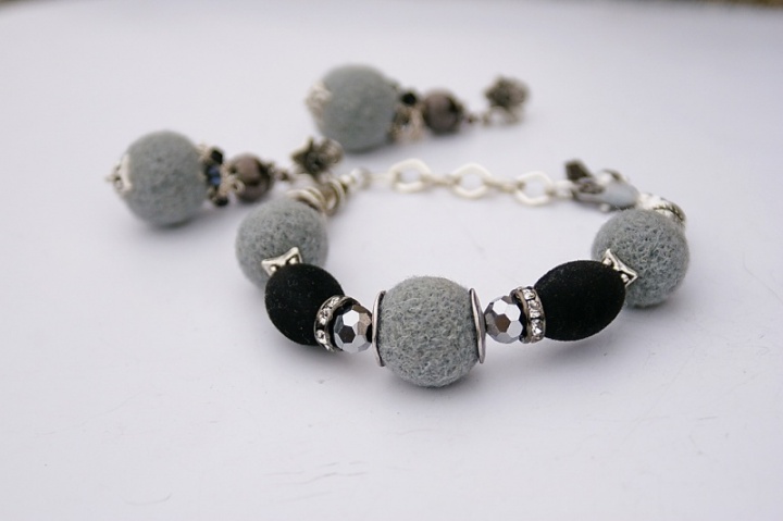 Earrings and bracelet " Grey & amp; Black "