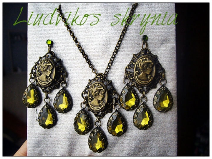 " Cameo " set