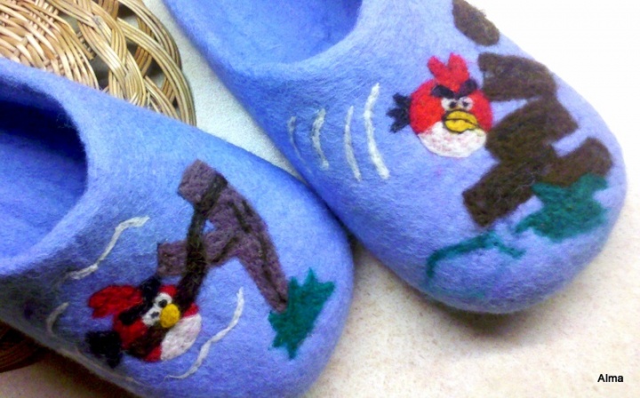 Is played ...Angry birds