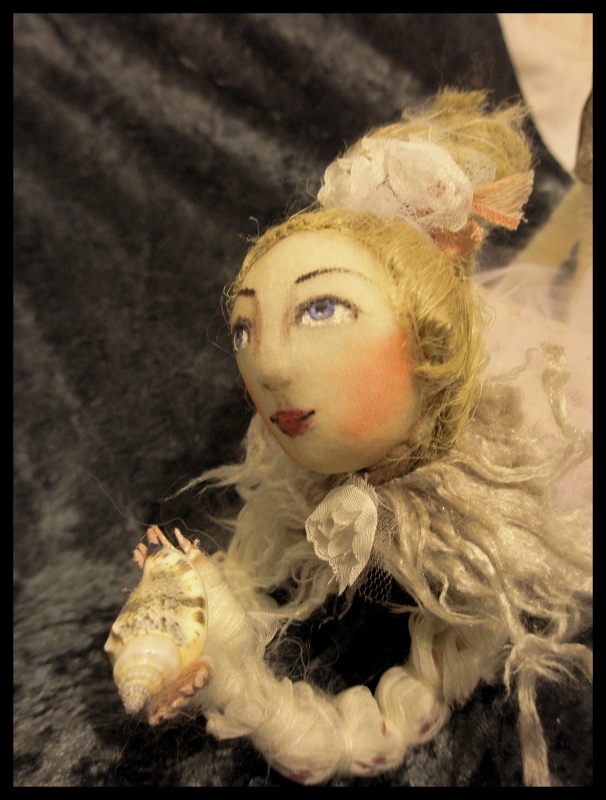The doll Alicia picture no. 2