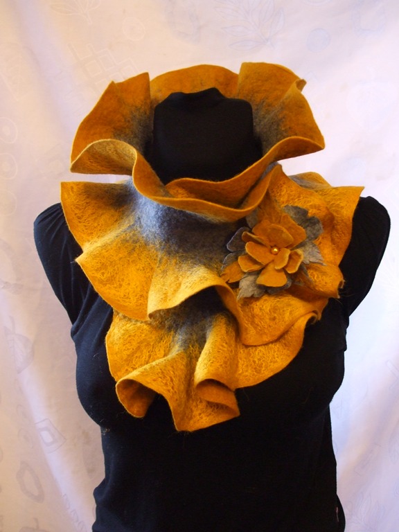Gray mustard scarf picture no. 3
