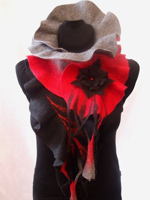 Black-red-gray scarf