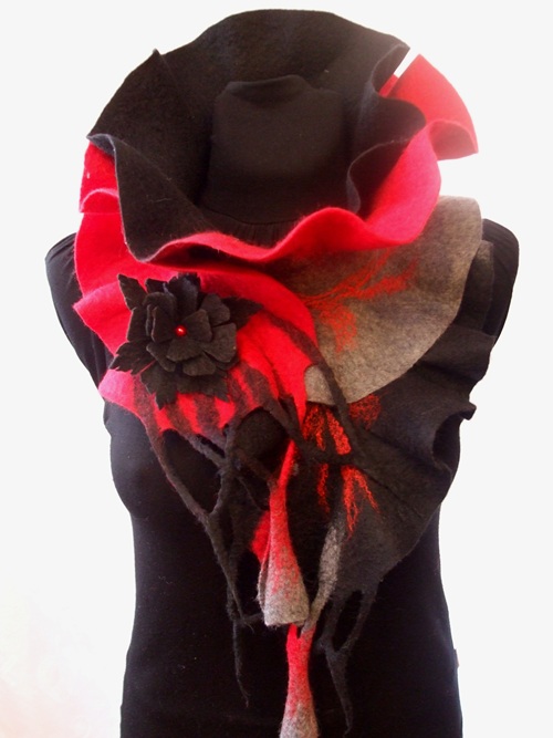 Black-red-gray scarf picture no. 3