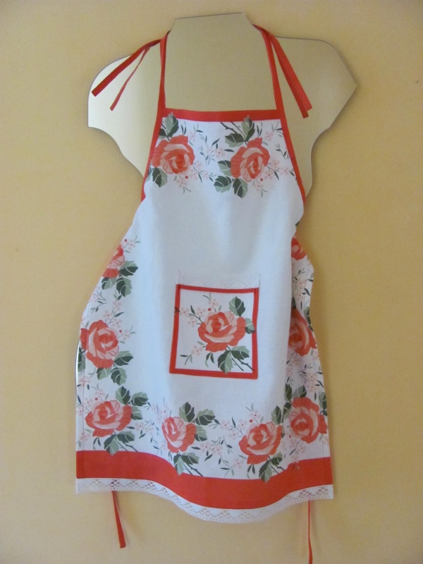 VALENTINE APRON