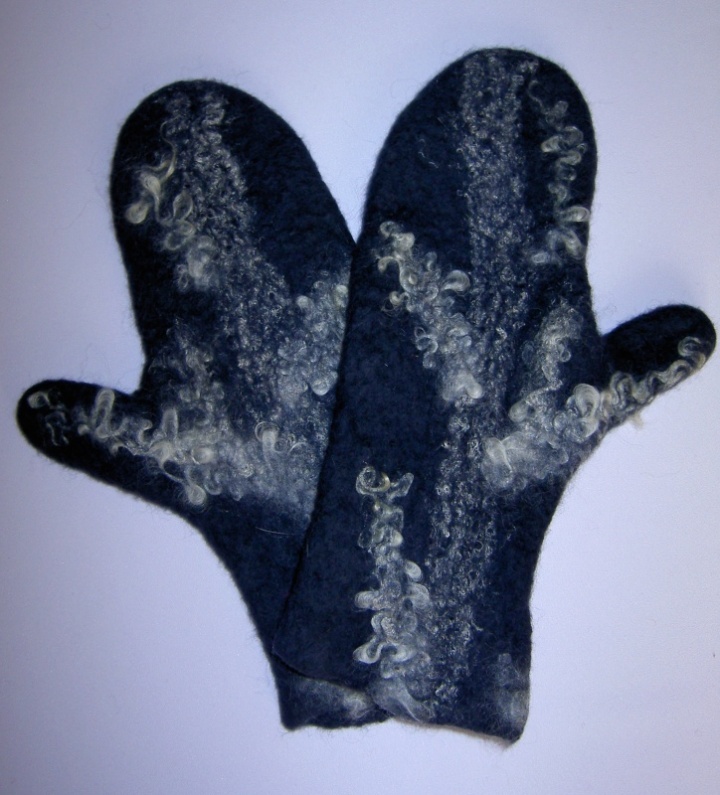 Black Blue garbaneles
