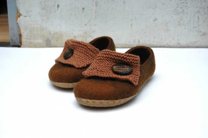 Tat brown slippers with soles picture no. 2