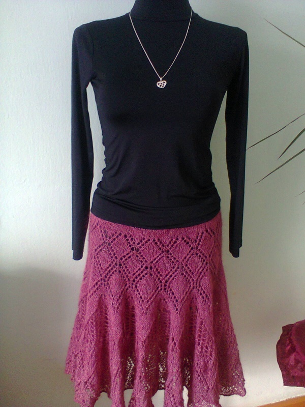 the skirt sweater picture no. 2