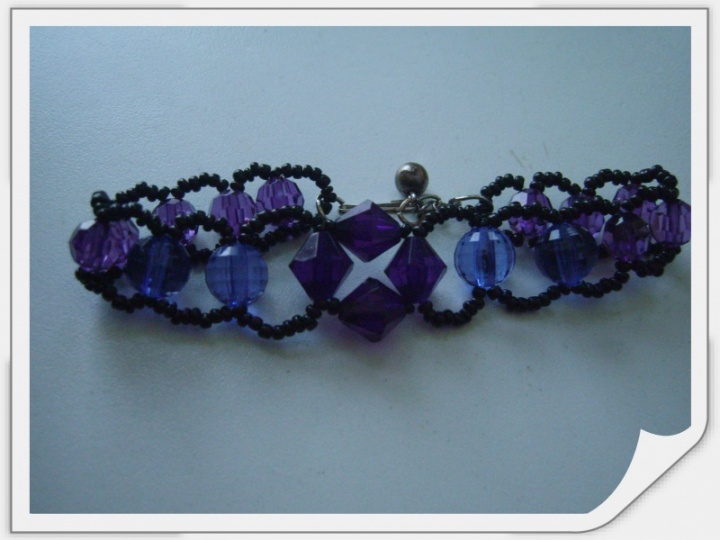 Blue bracelet}