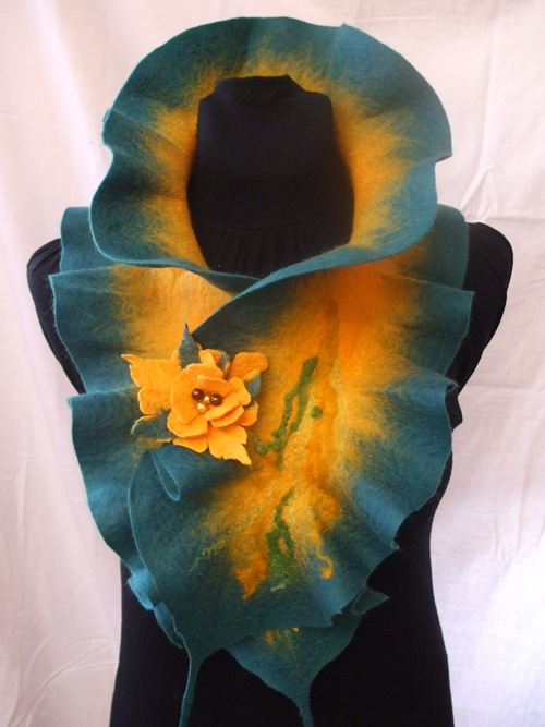 Green-yellow scarf picture no. 3