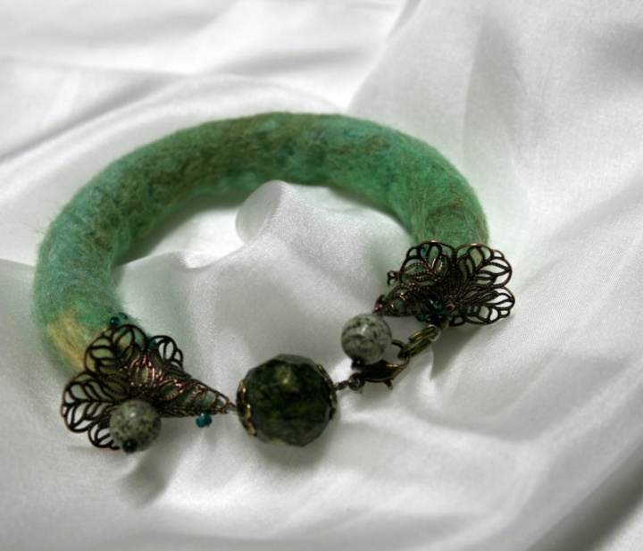 Bracelets " green lawns " picture no. 2