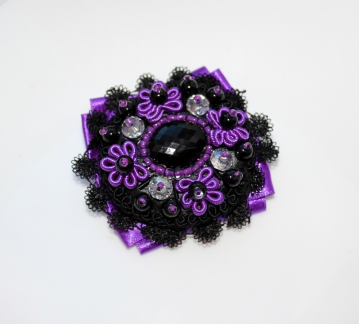 Brooch " Violeta "