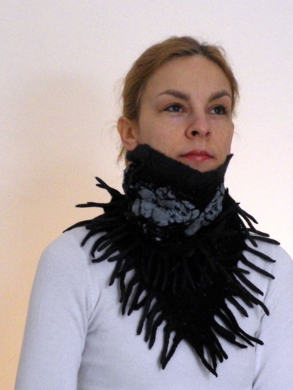 Scarf black / gray - " Crazy " with tassels