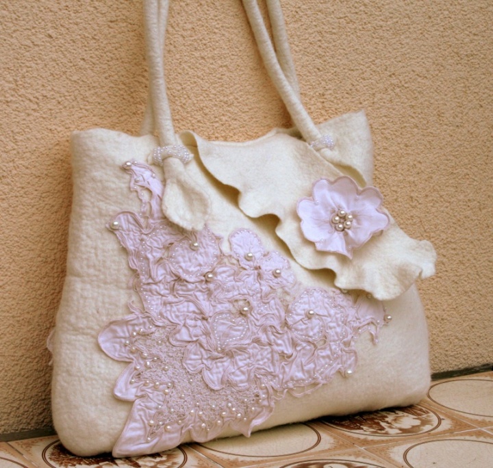 Rankinė "Vintažinė,,