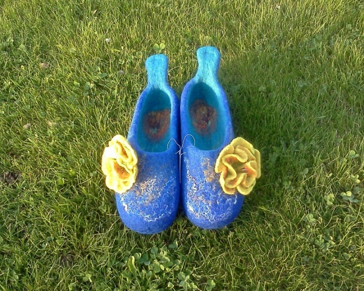 Dandelions clouds