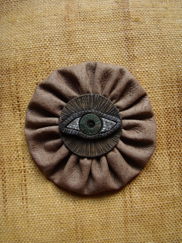 Leather brooch " eyes "